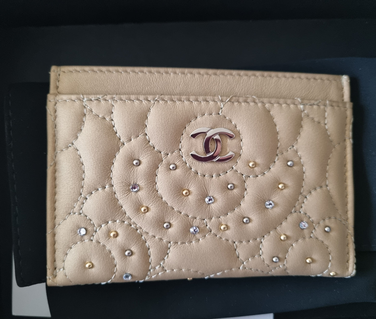 Chanel Kartenetui Gold Camellia