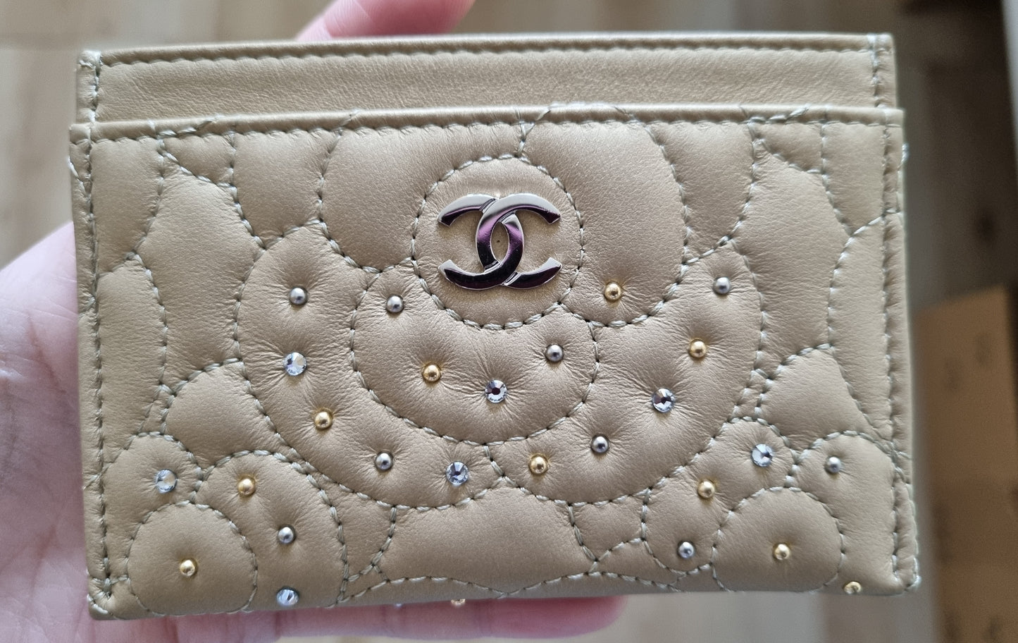 Chanel Kartenetui Gold Camellia