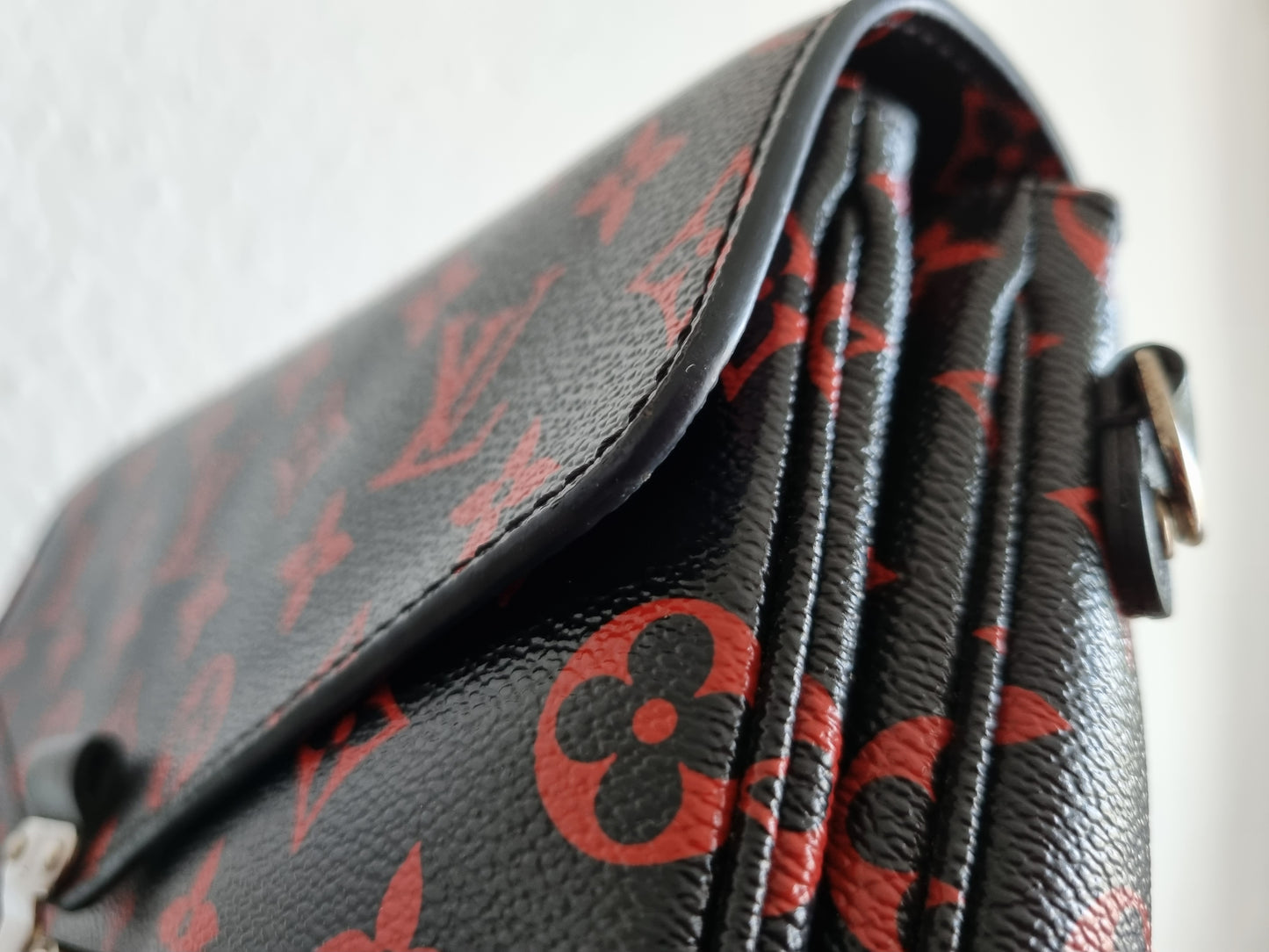 Louis Vuitton Pochette Métis Infrarouge - Limited Edition