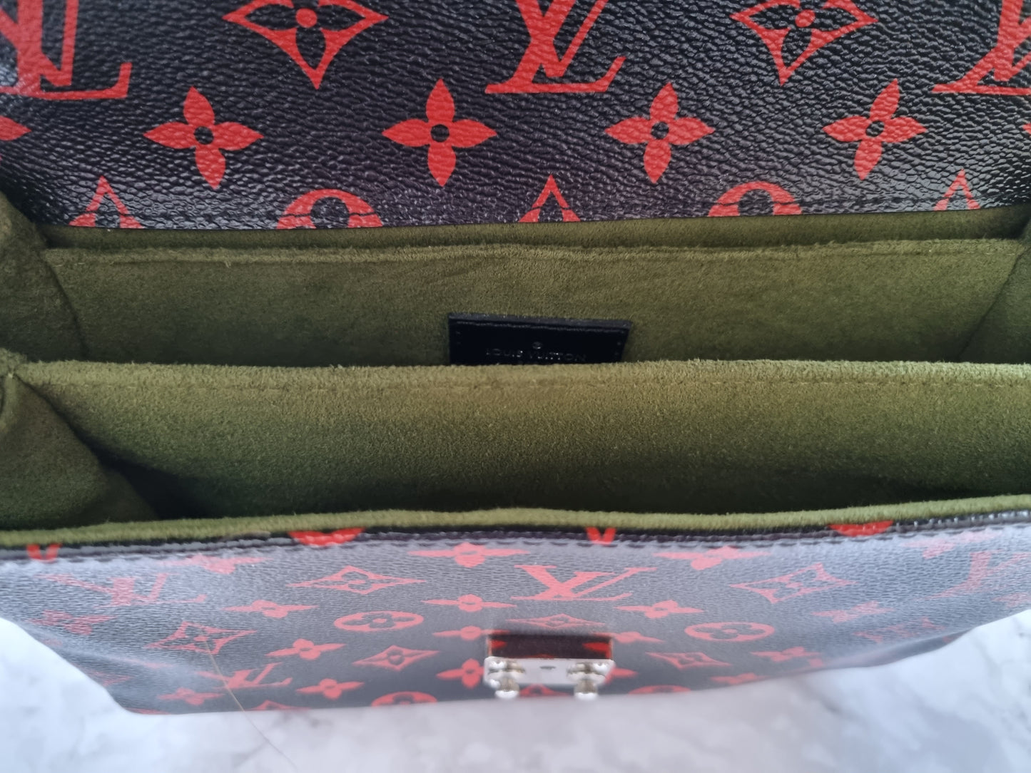 Louis Vuitton Pochette Métis Infrarouge - Limited Edition