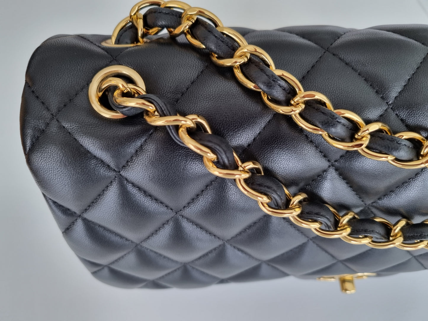 Chanel Jumbo Classic Double Flap - Schwarz - Lammleder mit Hardware in Gold