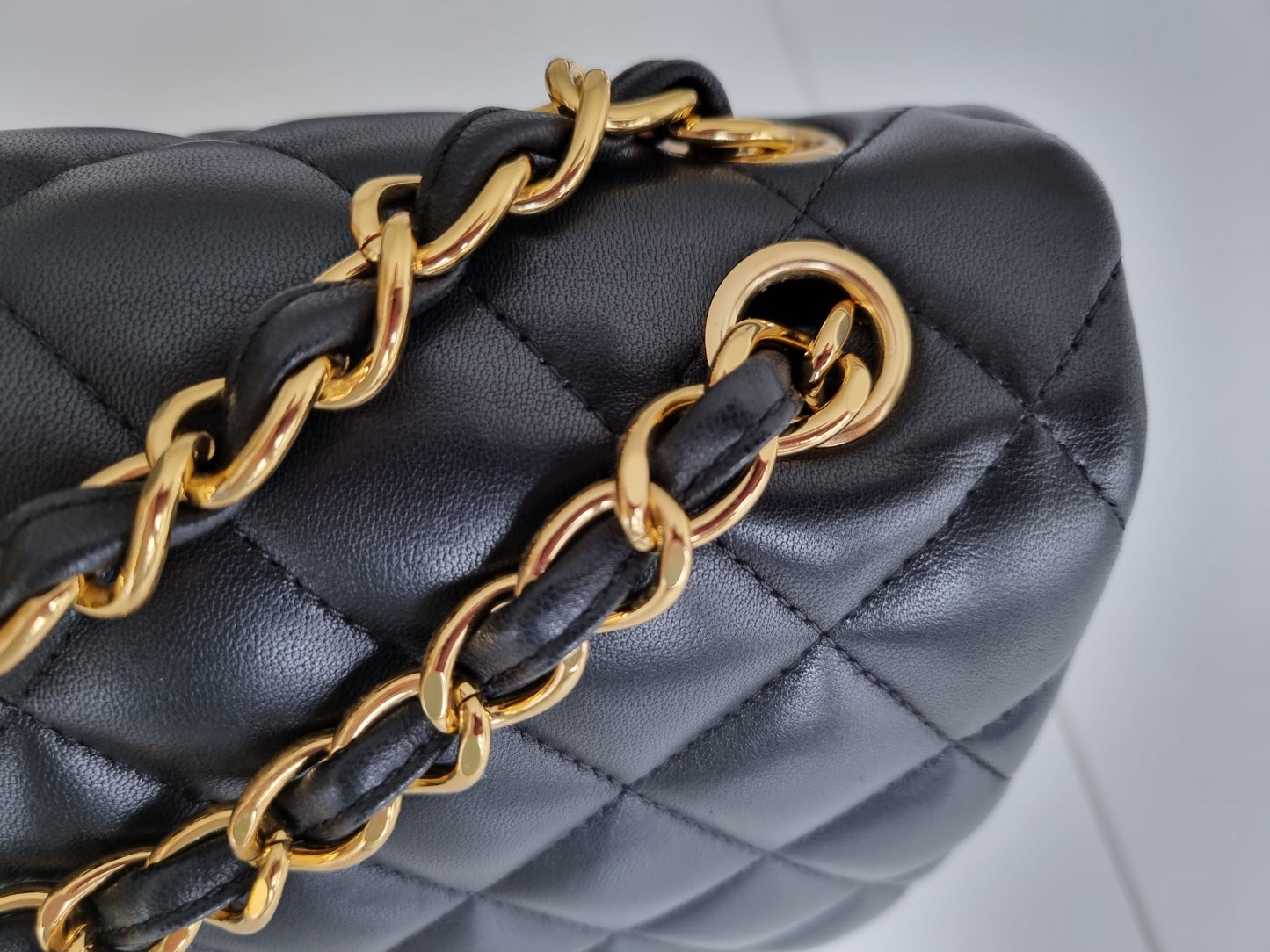 Chanel Jumbo Classic Double Flap - Schwarz - Lammleder mit Hardware in Gold