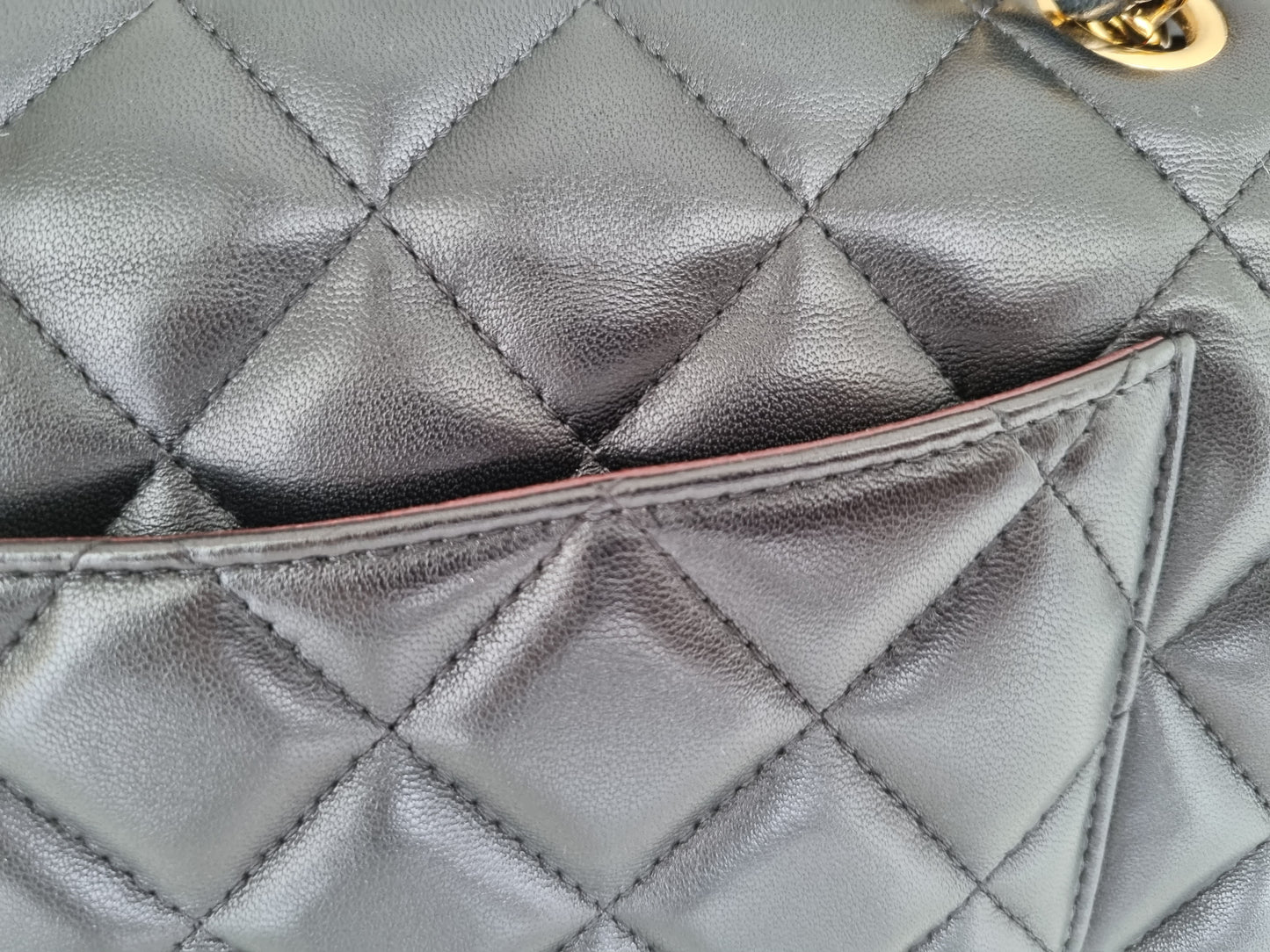 Chanel Jumbo Classic Double Flap - Schwarz - Lammleder mit Hardware in Gold