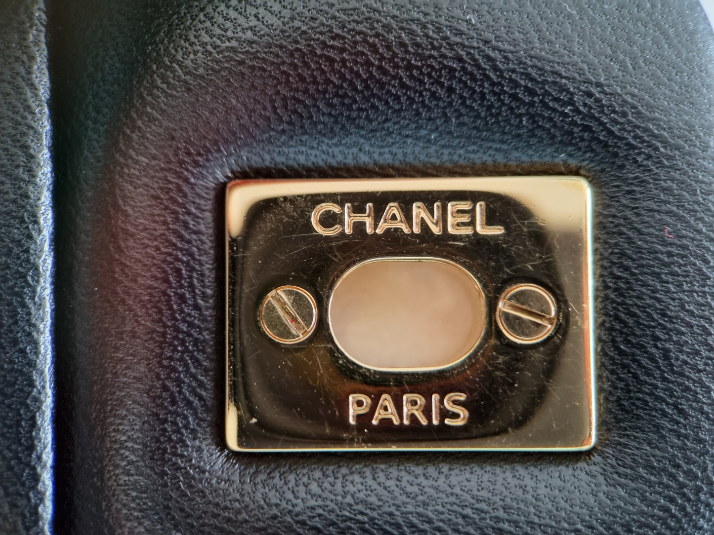 Chanel Jumbo Classic Double Flap - Schwarz - Lammleder mit Hardware in Gold