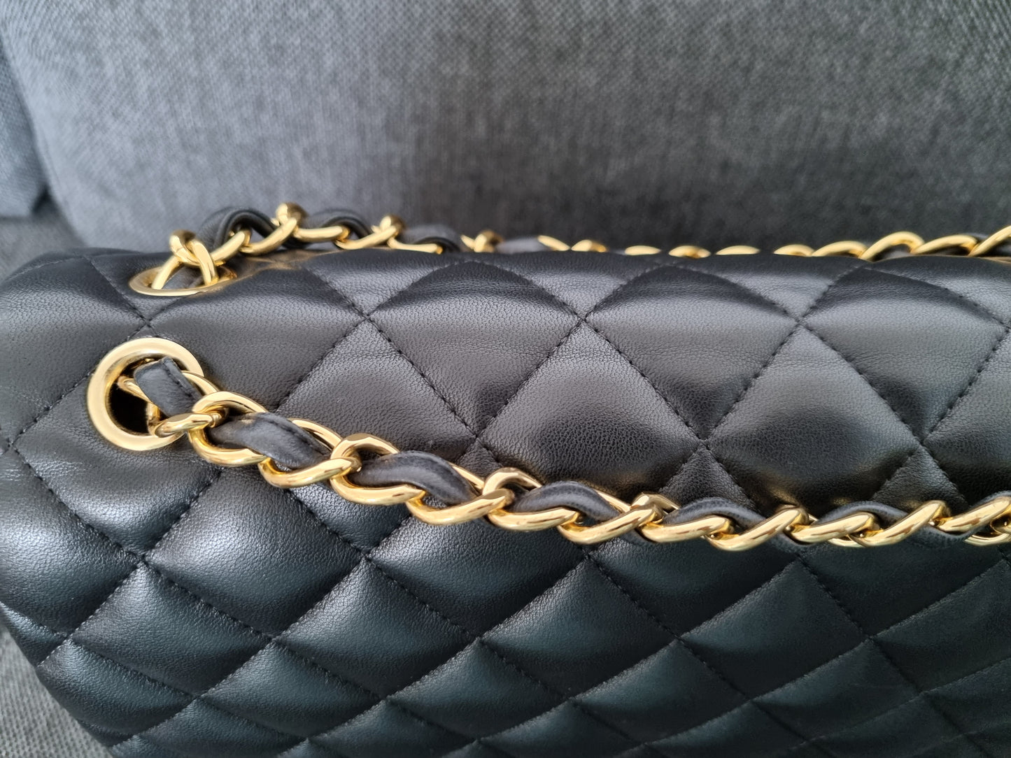 Chanel Jumbo Classic Double Flap - Schwarz - Lammleder mit Hardware in Gold