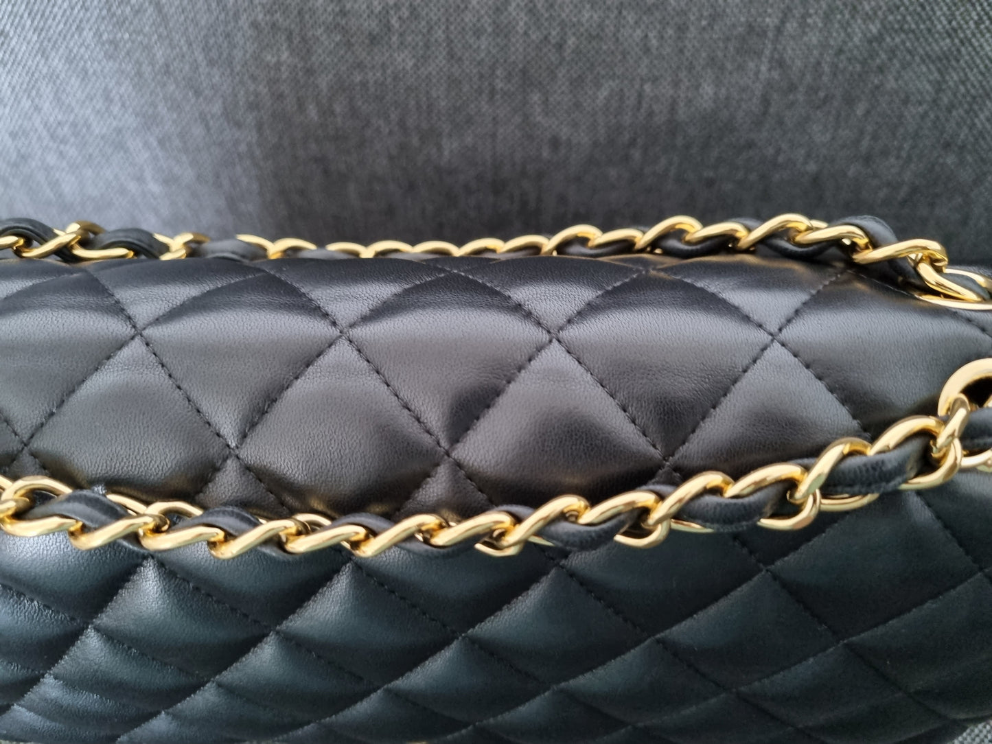 Chanel Jumbo Classic Double Flap - Schwarz - Lammleder mit Hardware in Gold