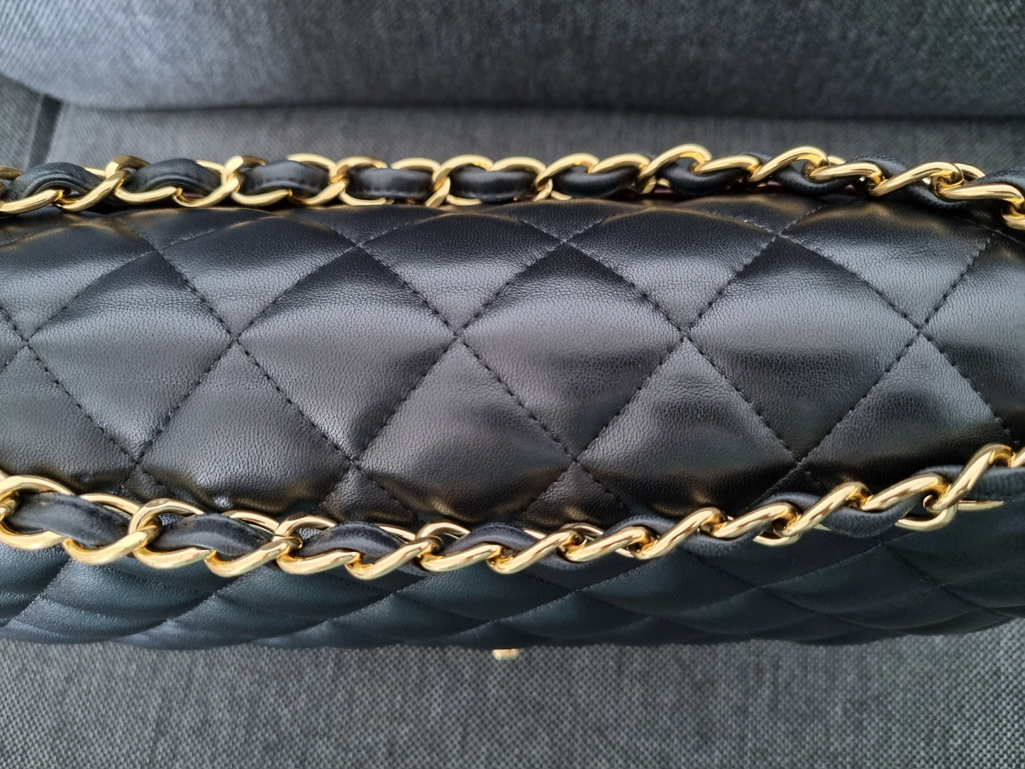 Chanel Jumbo Classic Double Flap - Schwarz - Lammleder mit Hardware in Gold