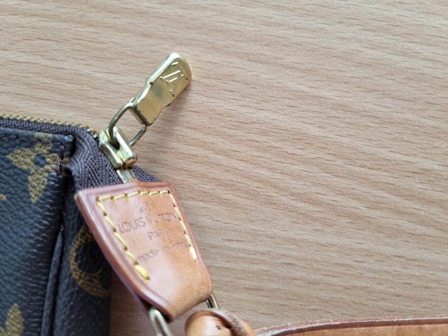 Louis Vuitton Pochette Accessoires Monogram