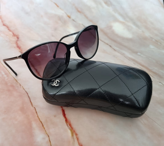 Chanel Sonnenbrille mit Etui